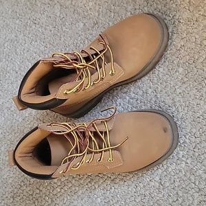 Eddie Bauer boots for kids
